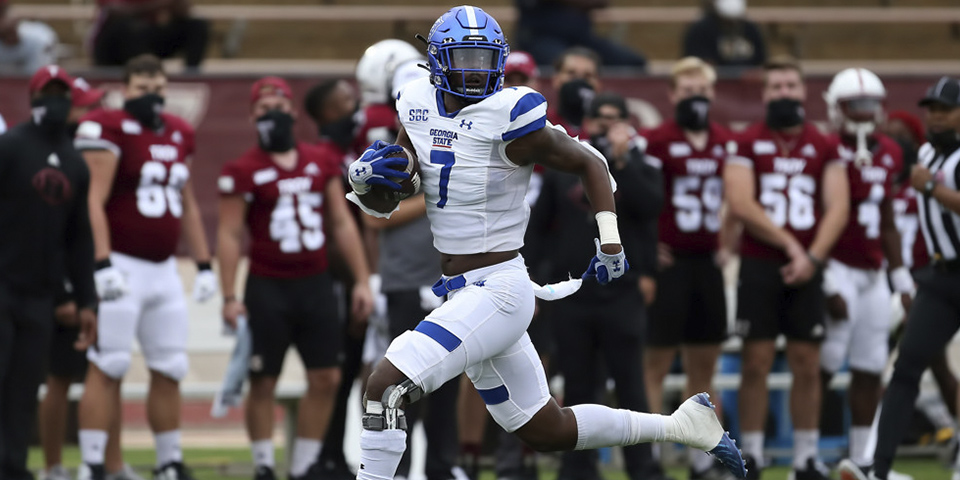 Jordan Strachan is college football’s clandestine threat to quarterbacks