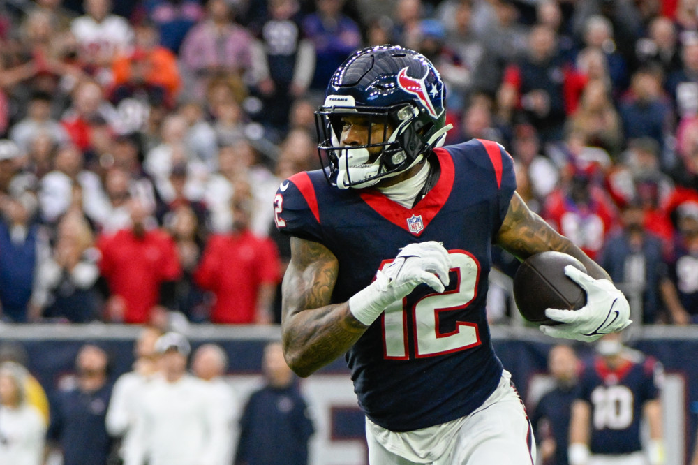 Using Accuracy and Openness to Provide Context for Receiver Play